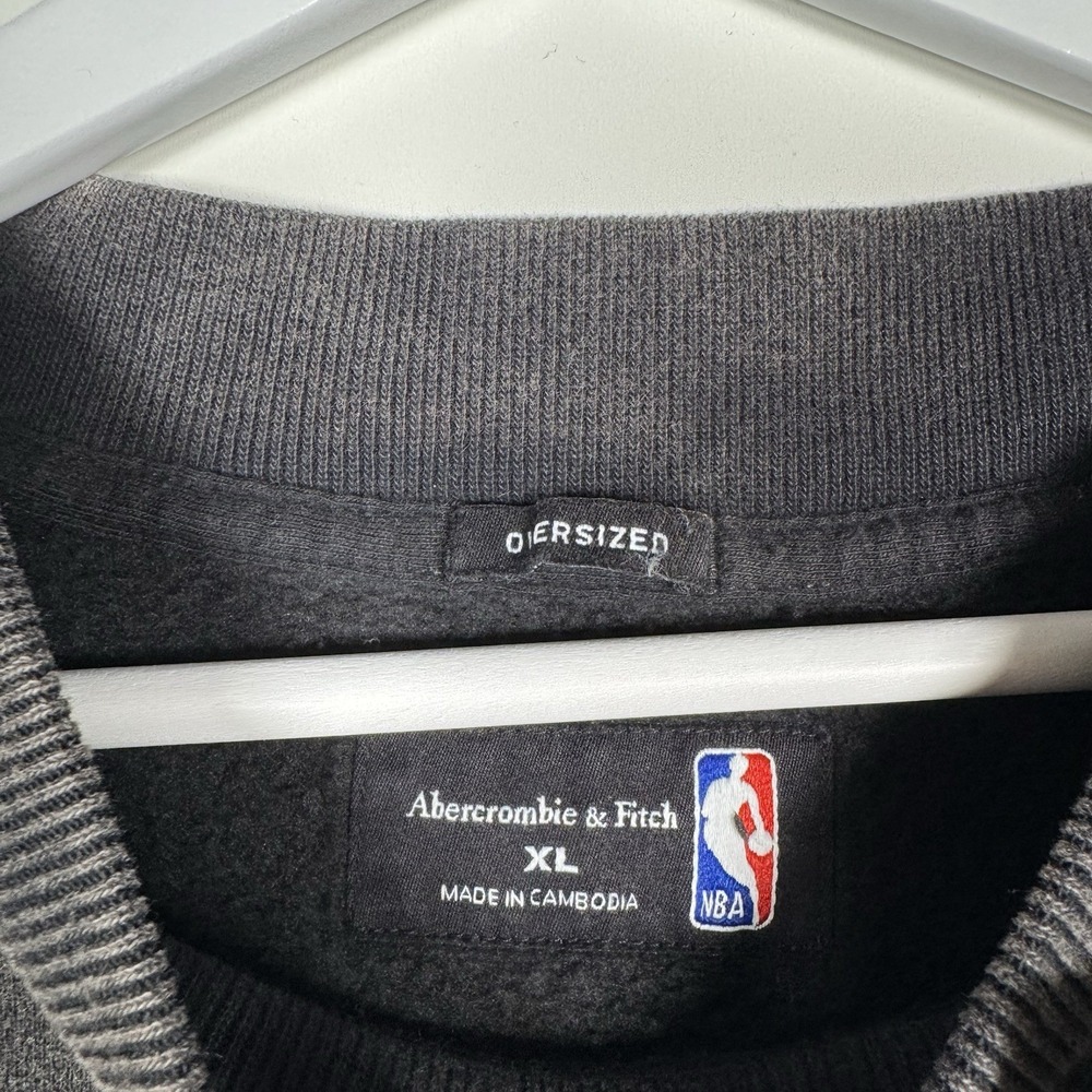 Abercrombie & Fitch Milwaukee Bucks NBA Oversized Sweatshirt Black Size XL NWT - Picture 5 of 11